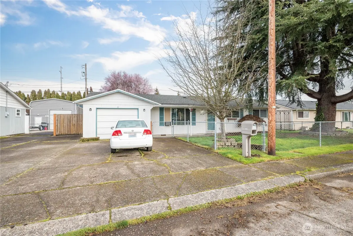 359 Douglas Street, Longview, WA 98632 - #1