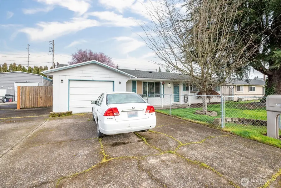 359 Douglas Street, Longview, WA 98632 - #2