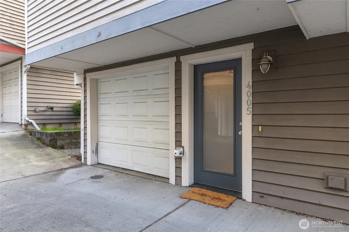 4005 7th Avenue Ne, Seattle, WA 98105 - #1