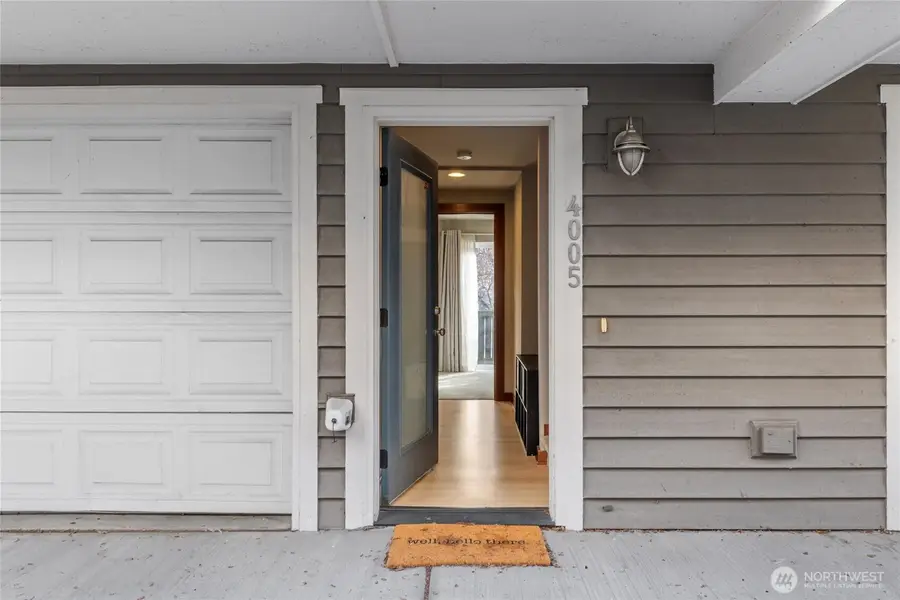 4005 7th Avenue Ne, Seattle, WA 98105 - #2
