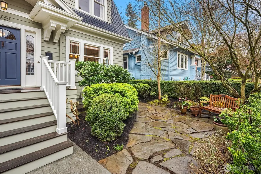 3609 Burke Avenue N, Seattle, WA 98103 - #2