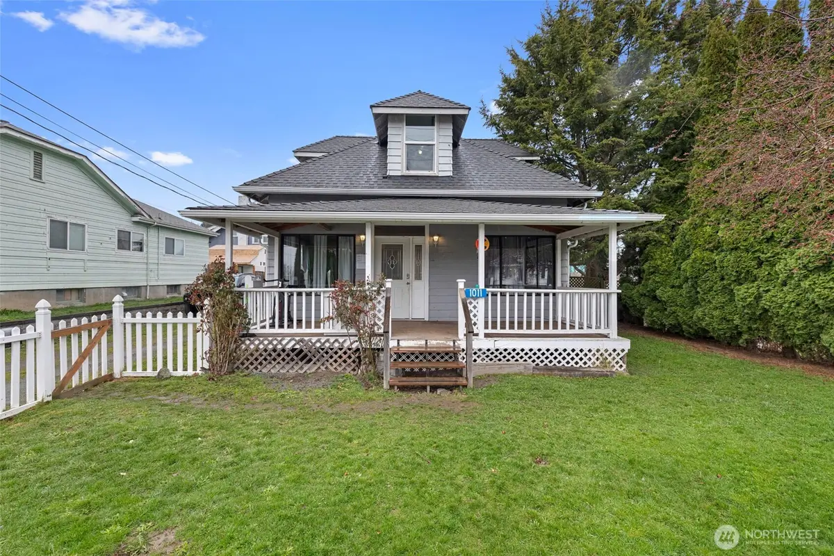 1011 E Fairhaven Avenue, Burlington, WA 98233 - #1