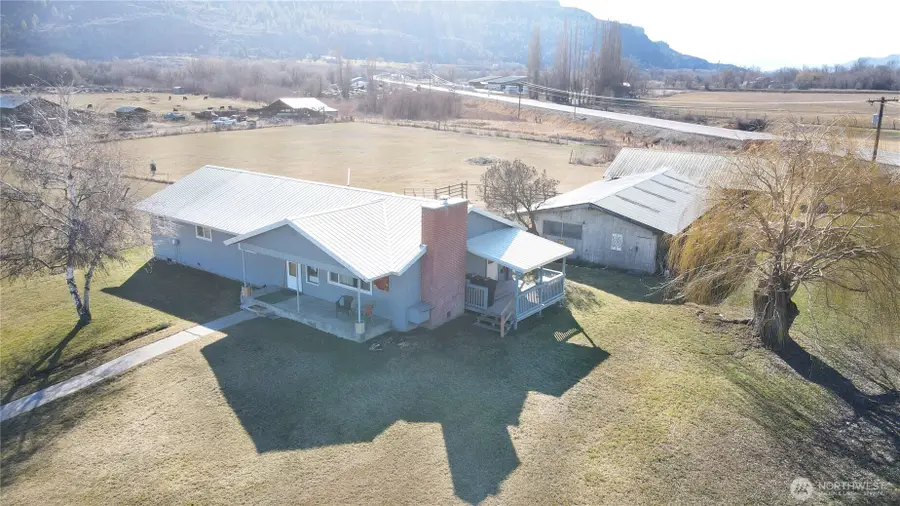 6 Jennings Loop Road, Oroville, WA 98844 - #2