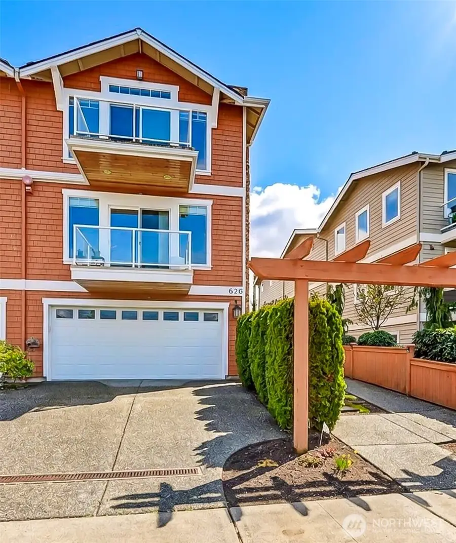 626 Glen Street #201, Edmonds, WA 98020 - #2