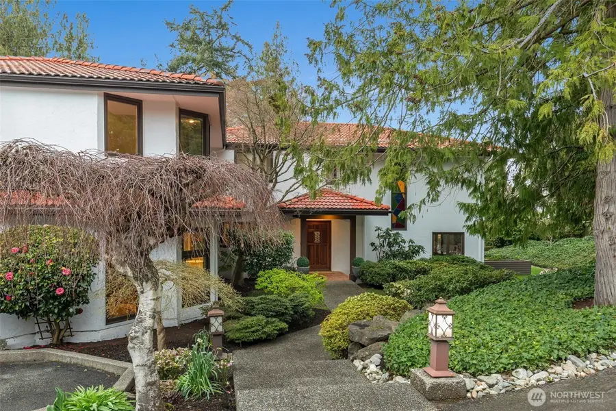 5601 43rd Avenue W, Seattle, WA 98199 - #2