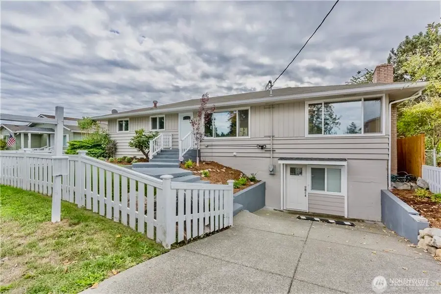 2241 S 252nd Street, Des Moines, WA 98198 - #2