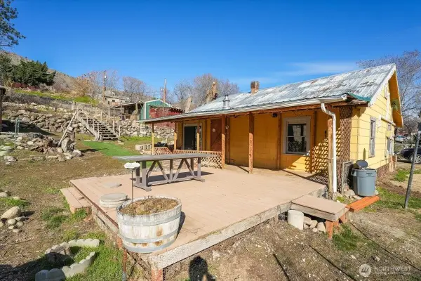 470 2nd Street, Chelan Falls, WA 98817