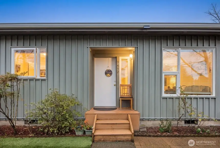 9452 25th Avenue Sw, Seattle, WA 98106 - #2