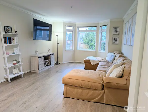 102 State Street S #209W, Kirkland, WA 98033