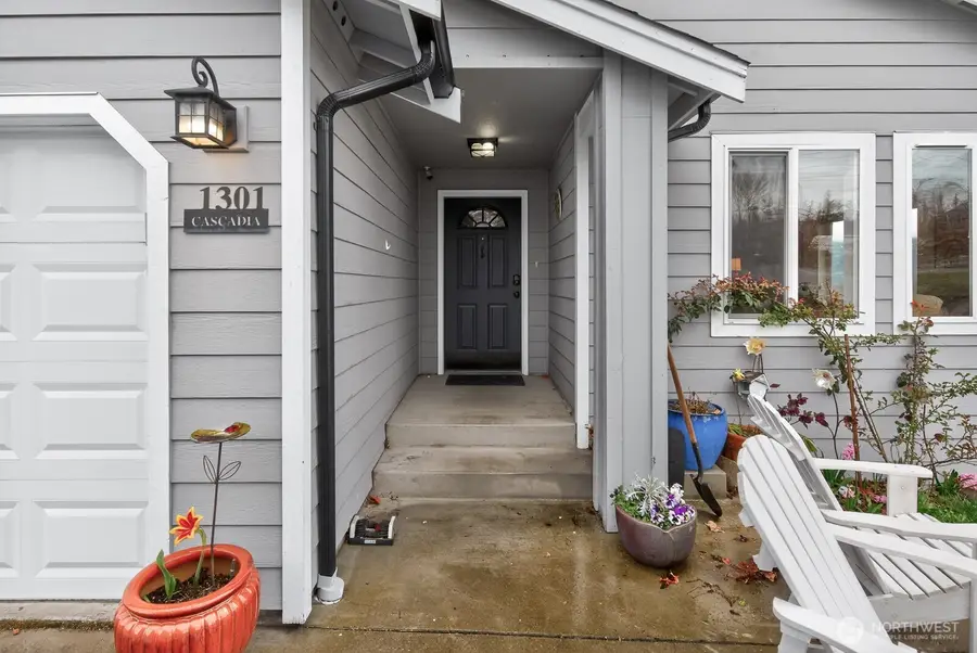 1301 Cascadia Drive, Sedro Woolley, WA 98284 - #2