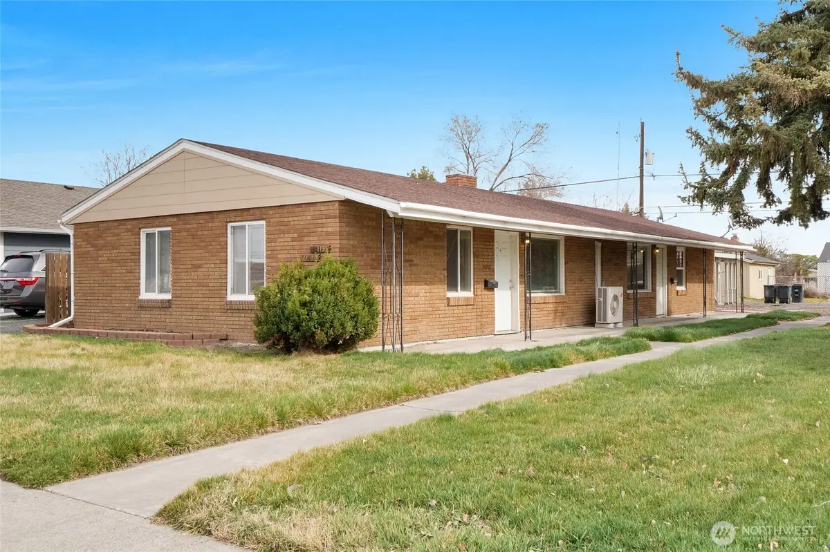 1131 W Ivy Avenue, Moses Lake, WA 98837 - #1