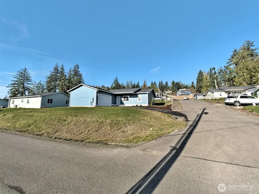 11 E Eberhart Lane, Allyn, WA 98524 - #2