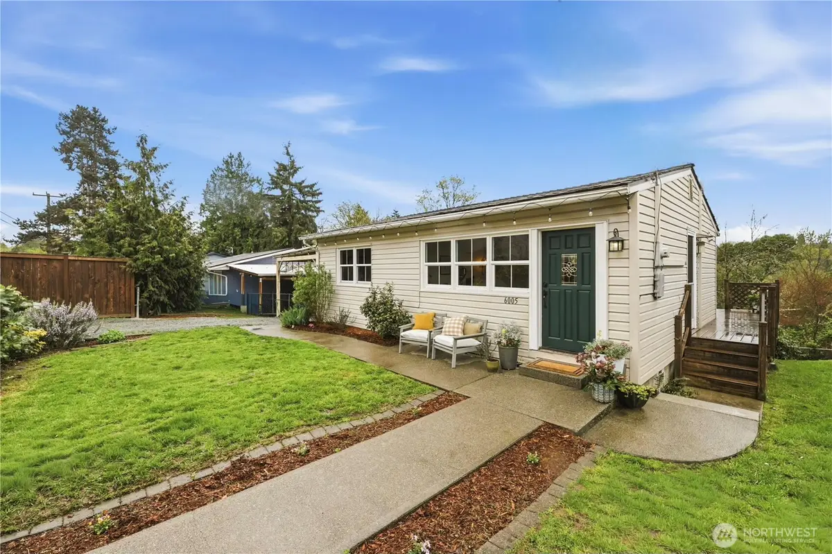 6005 21st Street Sw, Seattle, WA 98106 - #1