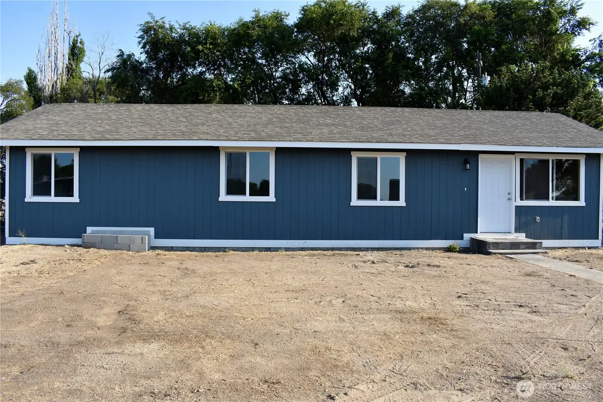 9854 Apple Road Ne, Moses Lake, WA 98837 - #1