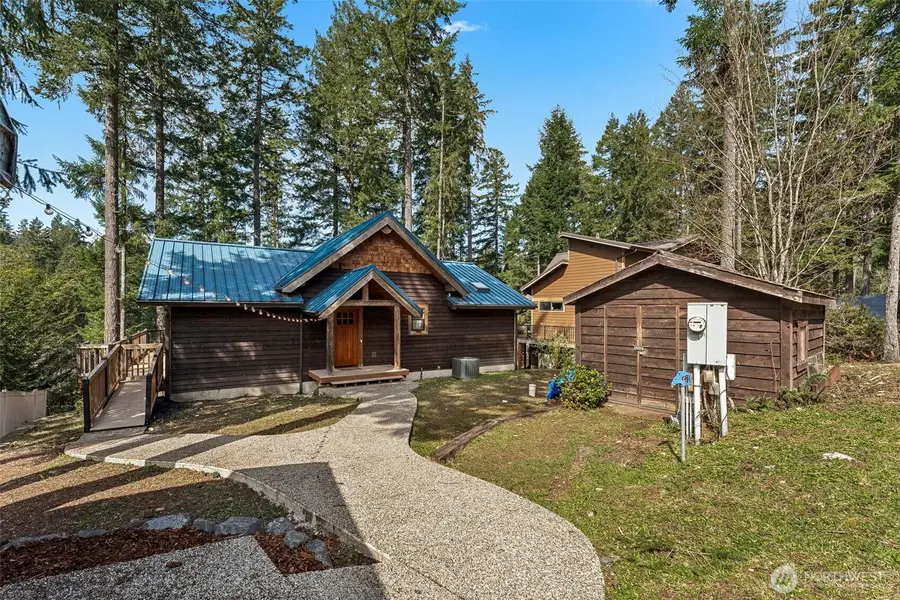 390 E Emerald Lake Drive E, Grapeview, WA 98546 - #2