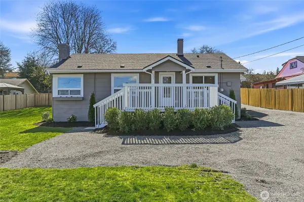 1221 S 101st Street, Seattle, WA 98168