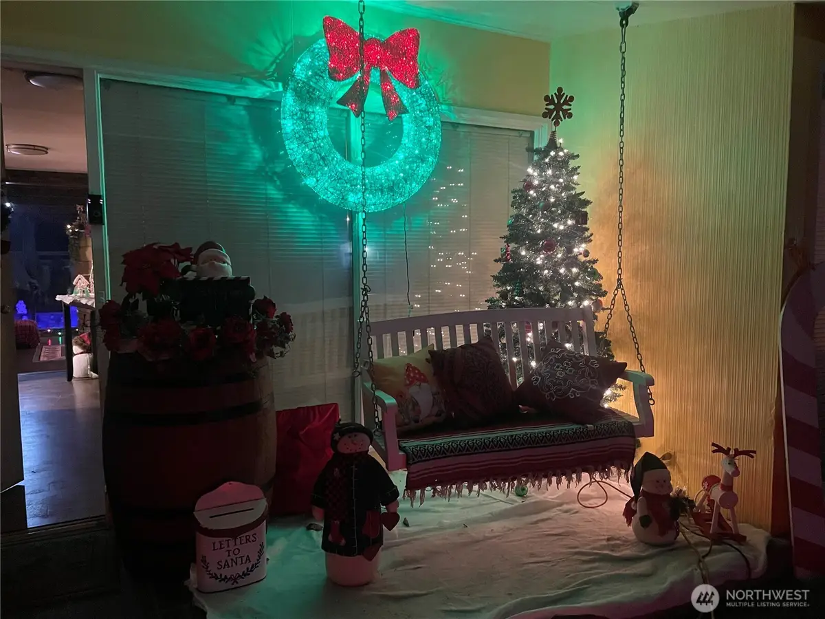 310 W Pine Street, Elma, WA 98541 - #1