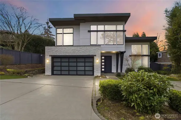 9215 NE 32nd Street, Clyde Hill, WA 98004