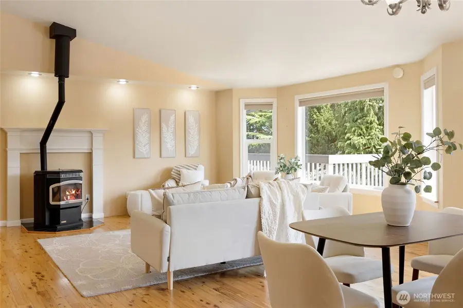 261 E Rainier Court, Allyn, WA 98524 - #3