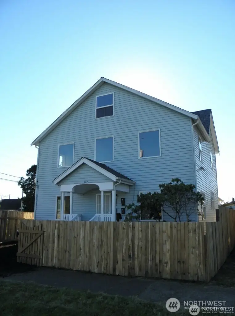 307 N E Street, Aberdeen, WA 98520 - #3
