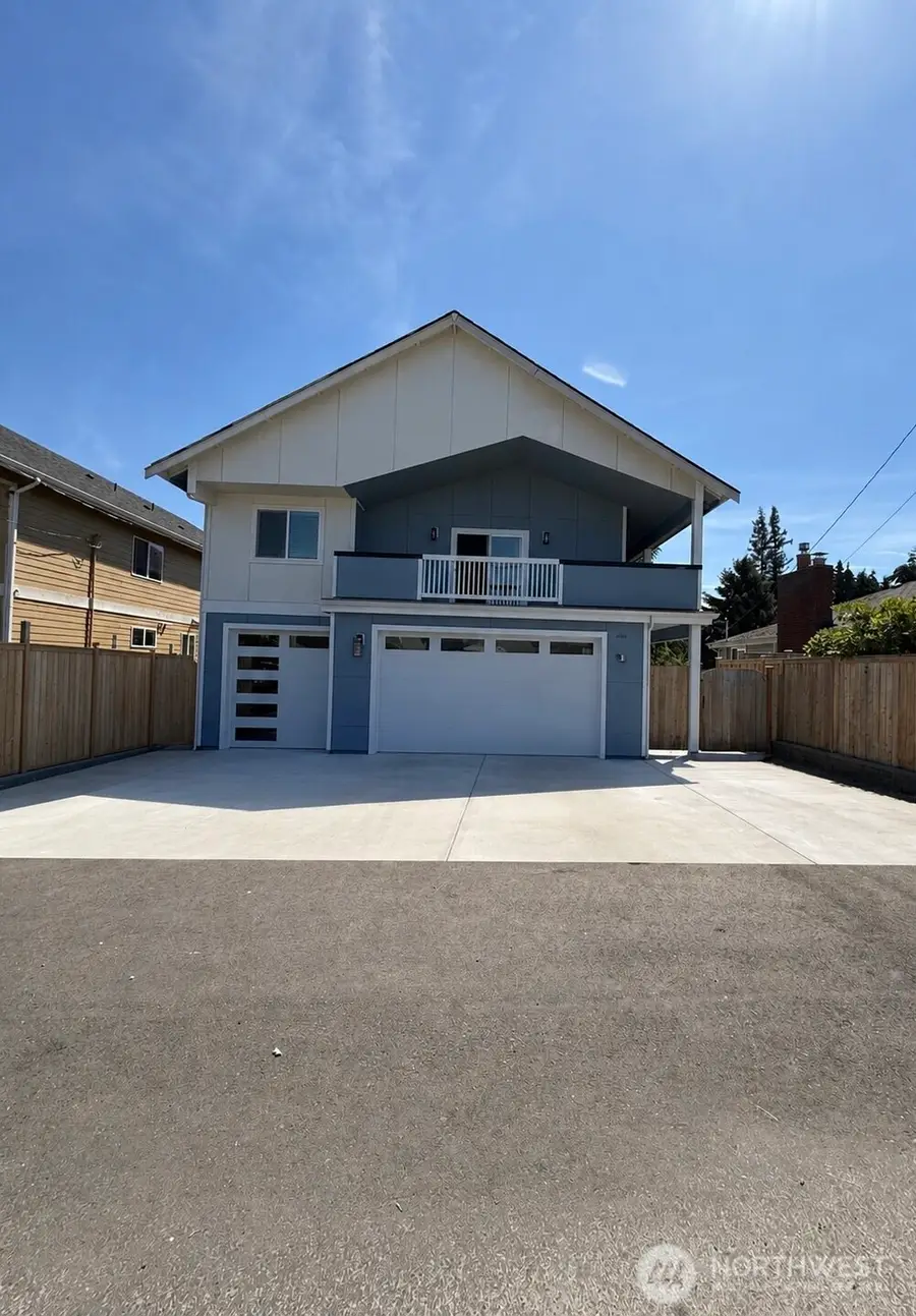 10434 1st Avenue S, Seattle, WA 98168 - #2