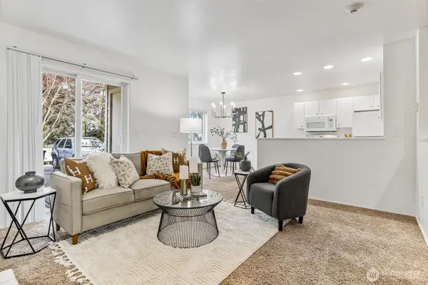 6525 200th Street Sw #101, Lynnwood, WA 98036