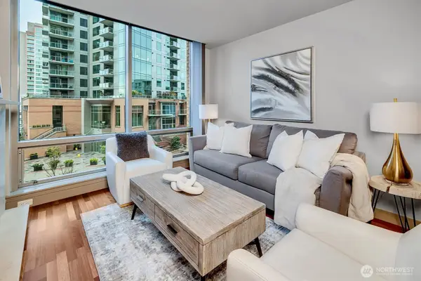 10650 NE 9th Place #422, Bellevue, WA 98004