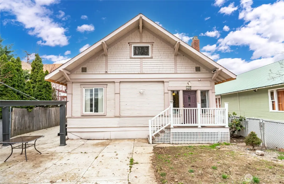 110 N Delaware Avenue #A/B, Wenatchee, WA 98801 - #1