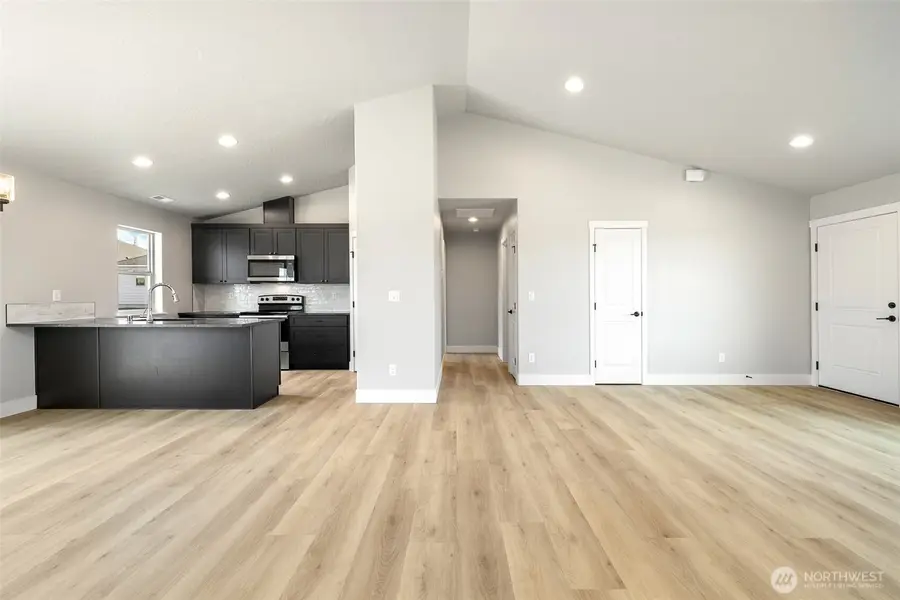215 Lessor Loop, Moses Lake, WA 98837 - #2