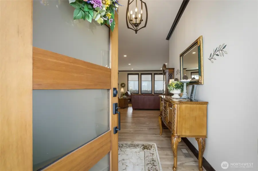 2663 7th Street Se, East Wenatchee, WA 98802 - #3