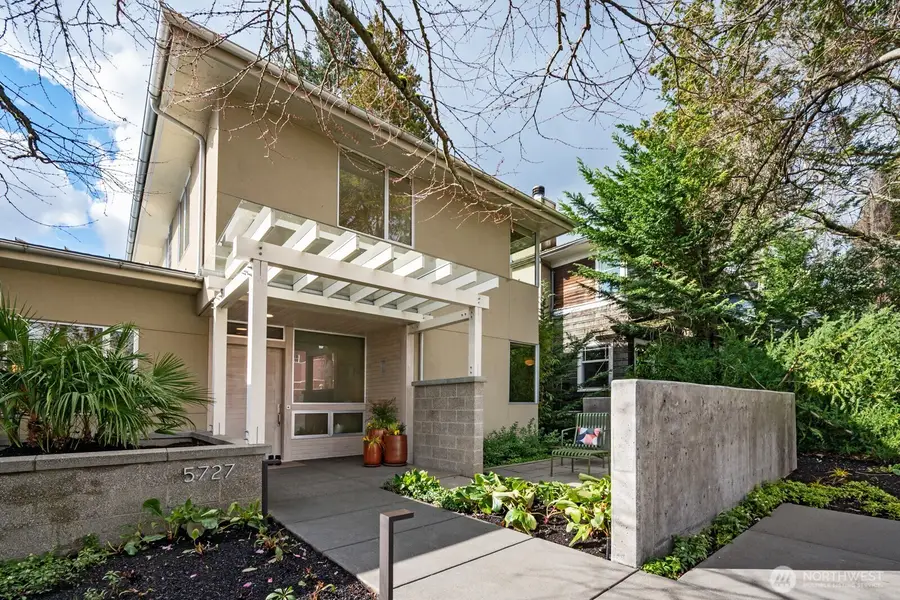 5727 33rd Avenue Ne, Seattle, WA 98105 - #3