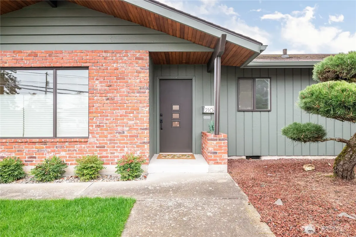 2106 28th, Longview, WA 98632 - #1