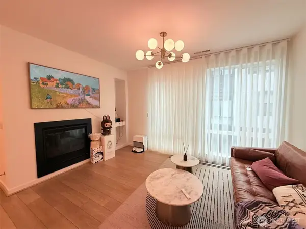 2422 217th Street Se #D, Bothell, WA 98021