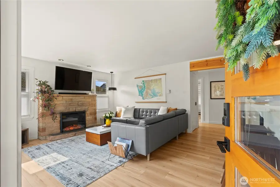 8053 16th Avenue Nw, Seattle, WA 98117 - #3