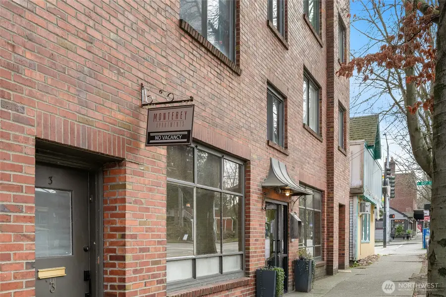 8008 Greenwood Avenue N, Seattle, WA 98103 - #3