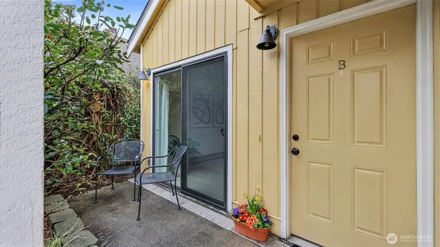 421 Wells Avenue S, Renton, WA 98057 - #3