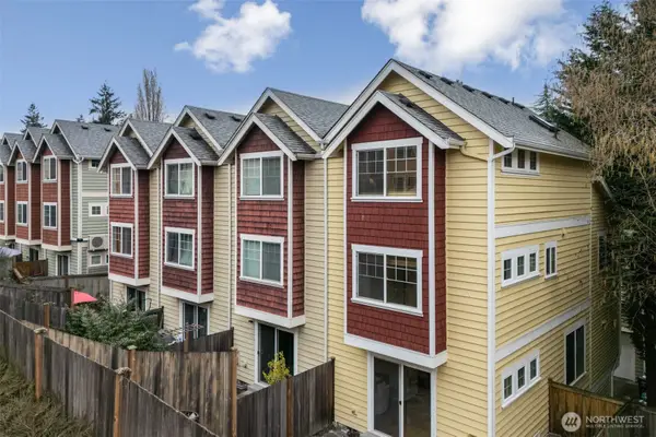 12315 10th Place Ne #A, Seattle, WA 98125