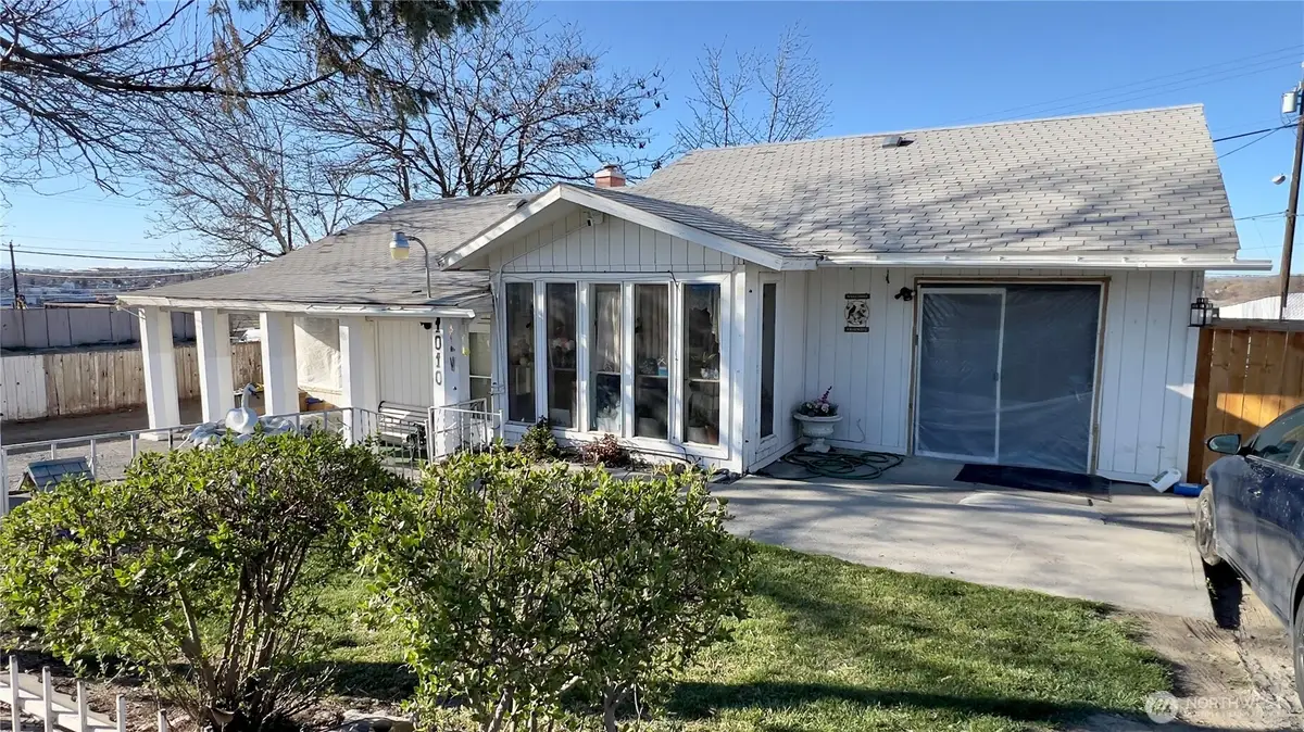 1010 E Terrace Ave, Moses Lake, WA 98837 - #1