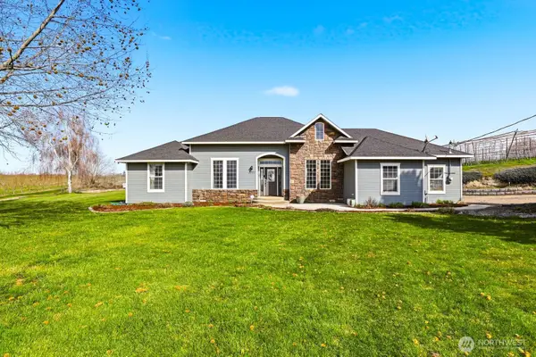 1031 Orchardvale Road, Zillah, WA 98953