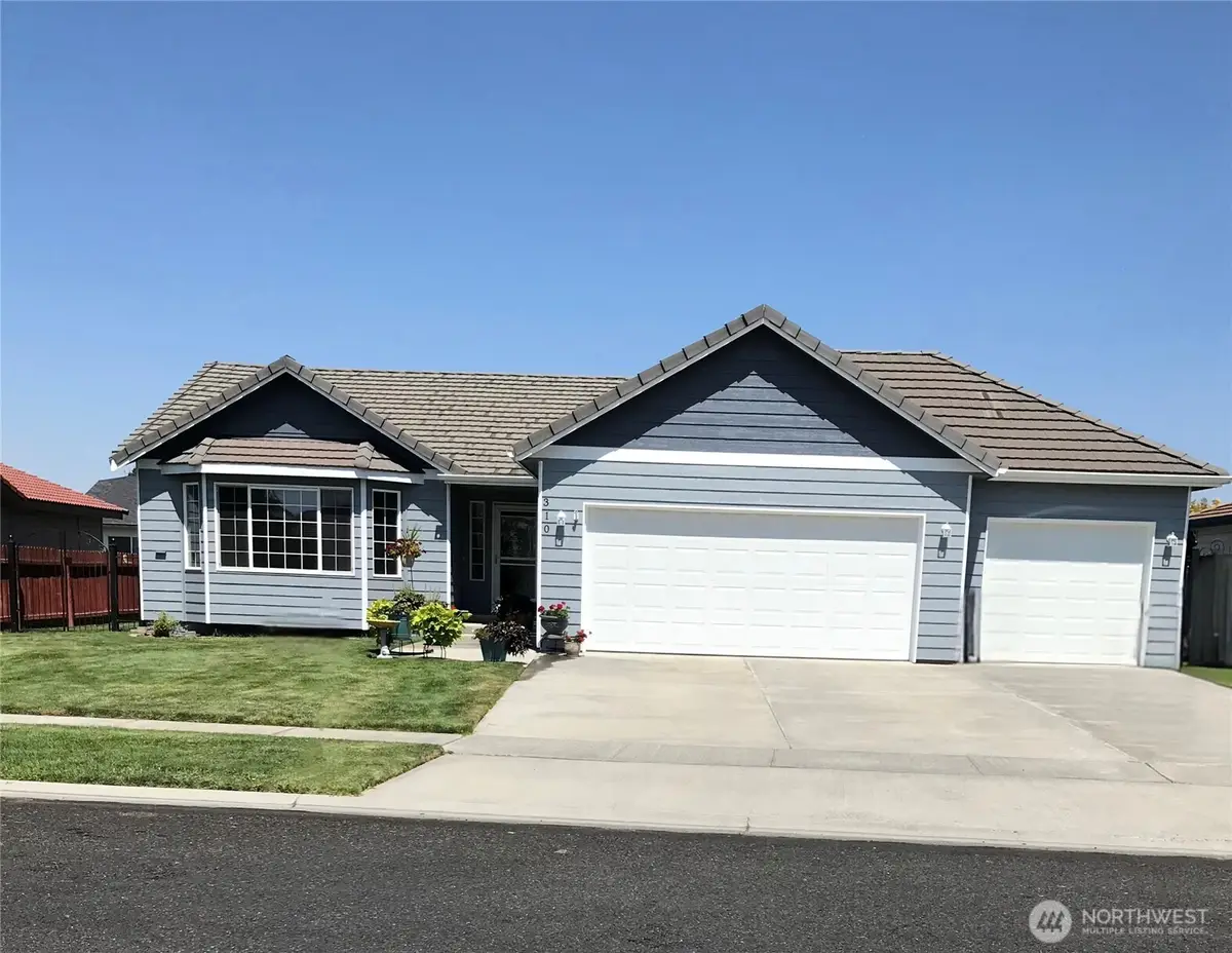 310 E Tanglewood Drive, Moses Lake, WA 98837 - #1