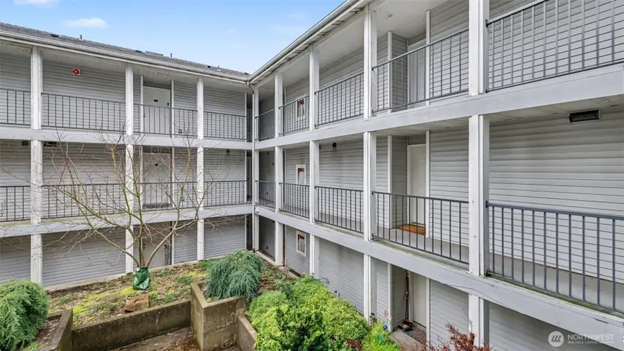 9200 Greenwood Avenue N #A202, Seattle, WA 98103 - #3