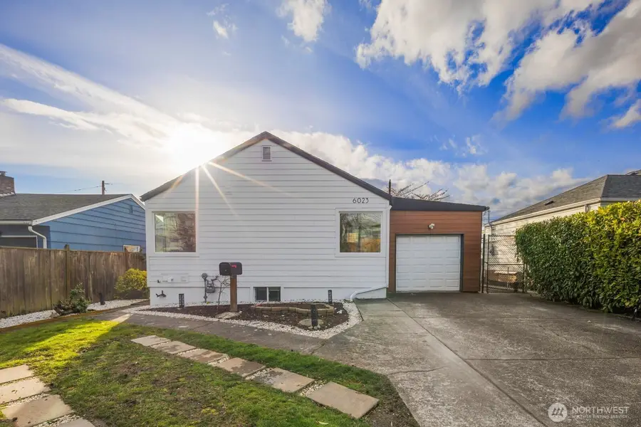 6023 35th Avenue Sw, Seattle, WA 98126 - #2