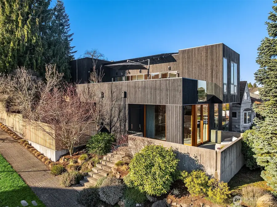 3057 36th Avenue Sw, Seattle, WA 98126 - #2