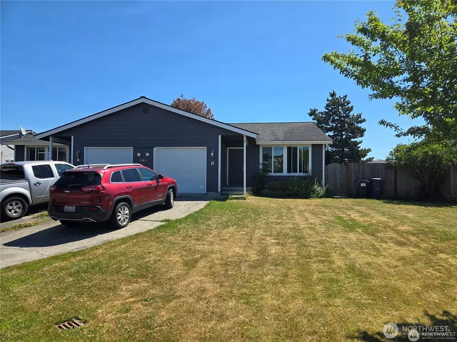 906 S 22nd Court, Mount Vernon, WA 98274 - #2