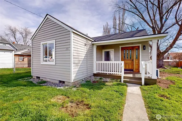 255 College Street, Adams, OR 97810