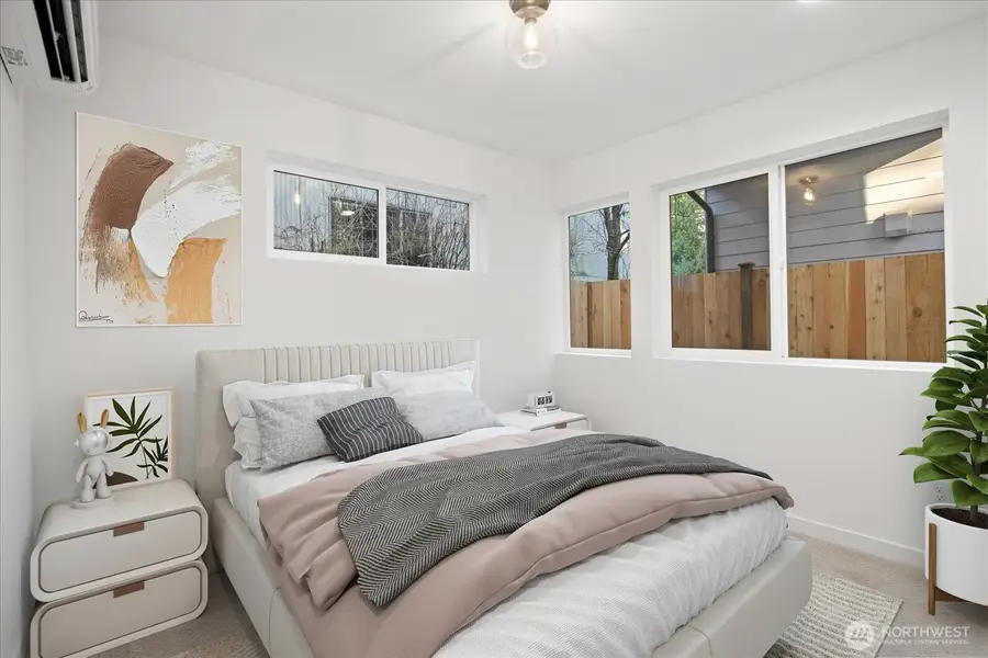 10748 Interlake Avenue N, Seattle, WA 98133 - #3