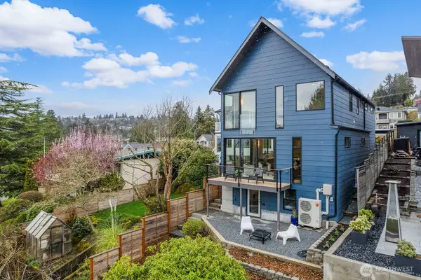 9318 47th Avenue Sw, Seattle, WA 98136