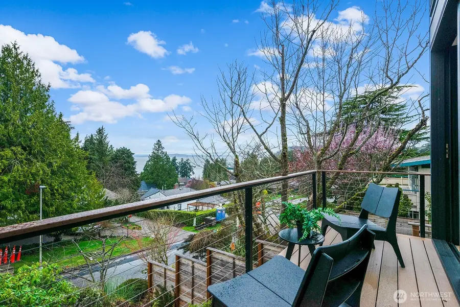 9318 47th Avenue Sw, Seattle, WA 98136 - #3