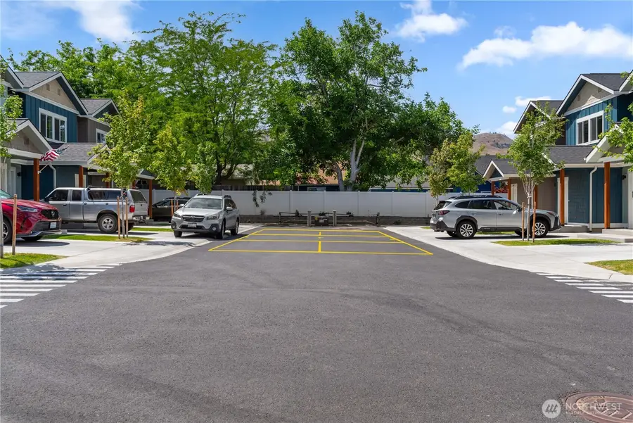 1030 Finch Lane #E2, Wenatchee, WA 98801 - #3