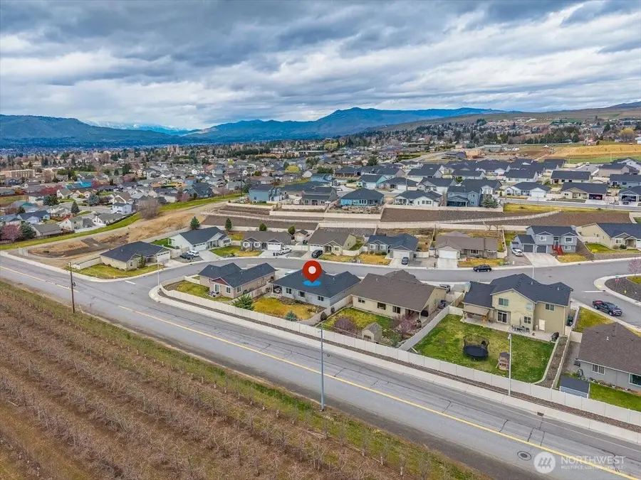 2164 Maryhill St. Se, East Wenatchee, WA 98802 - #3